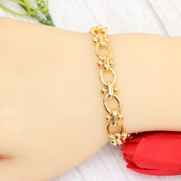 "Trendy Handmade Bracelet – A Thoughtful Gift for Girls & Women | UNVRC1605 - Picture 10 of 10